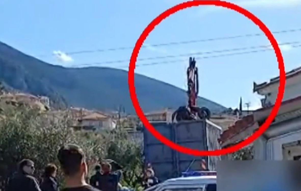 Δεξαμενόπλοιο πλέει στον Περσικό Κόλπο κοντά στο Κατάρ