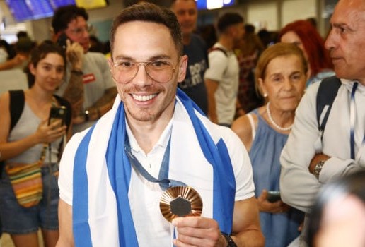 Λευτέρης Πετρούνιας με το χρυσό μετάλλιο στο Κάιρο