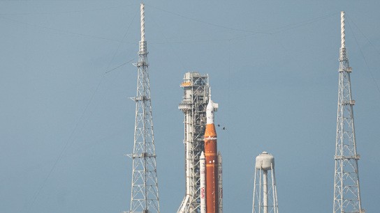 Εκτόξευση πυραύλου Artemis II NASA Σελήνη