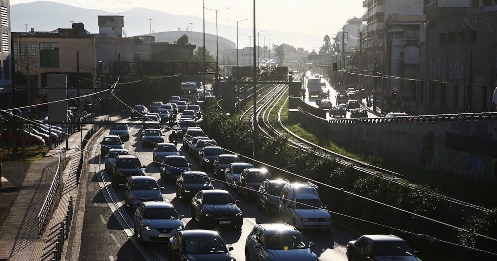 Περιοχή ατυχήματος καραμπόλας στη Δραπετσώνα με κλειστή Περιφερειακή