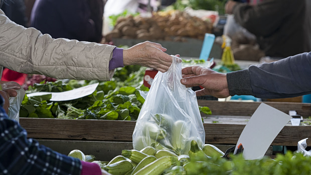 πασχαλινό τραπέζι με αρνί και παραδοσιακά εδέσματα