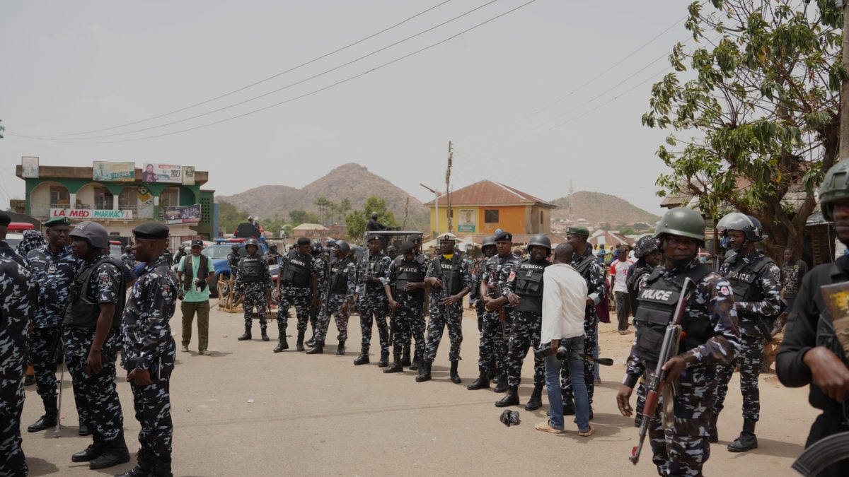 Στρατιώτες Νιγηρίας μετά την επίθεση σε εκκλησία